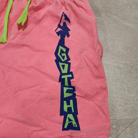 VTG 80s Gotcha Mens 32 Neon Pink Shorts Retro Baggy Graphic Drawstring Spellout - Picture 3 of 13